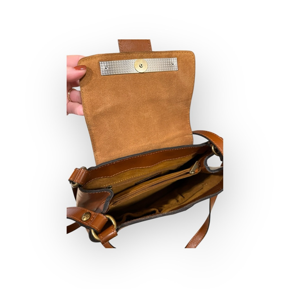 Patricia Nash Larone North South Crossbody Bag Cognac Brown Leather Gold Bar​ - Picture 3 of 11